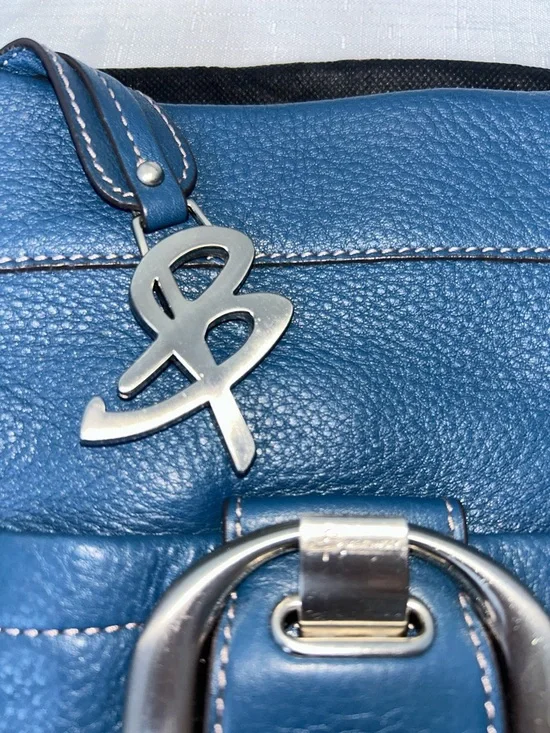 B. Makowsky Blue Pebbled Leather Crossbody with Silver Bag charm & Dust Bag EUC - Picture 6 of 17